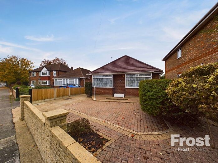 3 Bedroom Bungalow To Rent In Cumberland Road, Ashford, Surrey, TW15