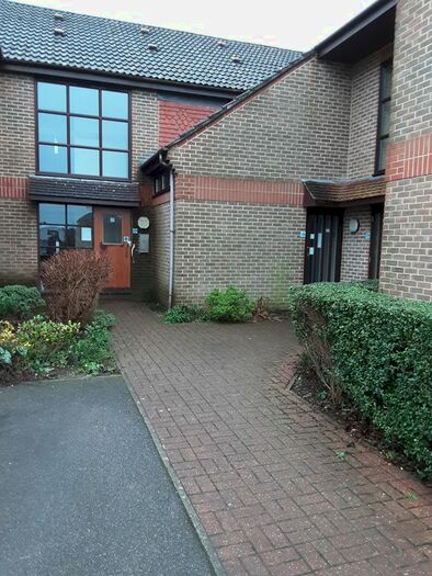 2 Bedroom Flat To Rent In Flat 7, The Gatehouse, Barnsland, West End, Southampton, Hampshire SO30