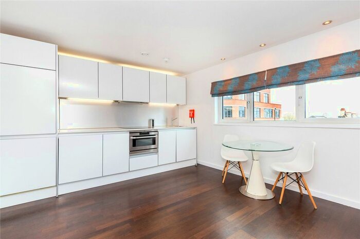 1 Bedroom Flat To Rent In Islington On The Green, A Islington Green, Islington, London, N1