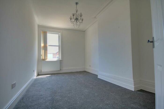 3 Bedroom Flat To Rent In Chapel Lane, Formby, L37