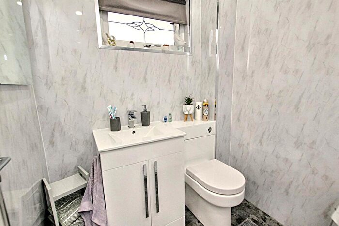 2 Bedroom Semi-Detached House For Sale In Gigha Quadrant, Wishaw, ML2