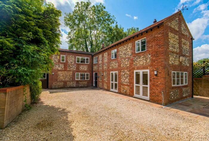 3 Bedroom Detached House To Rent In Hyde Lane Little Kingshill, HP16