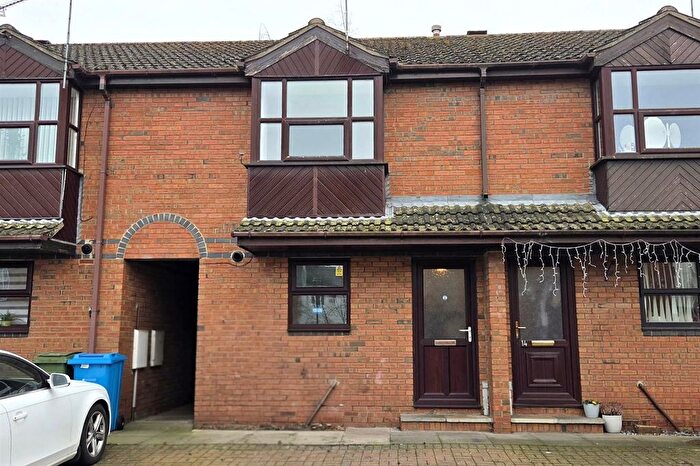 2 Bedroom Town House For Sale In St. Johns Court, Goole, DN14