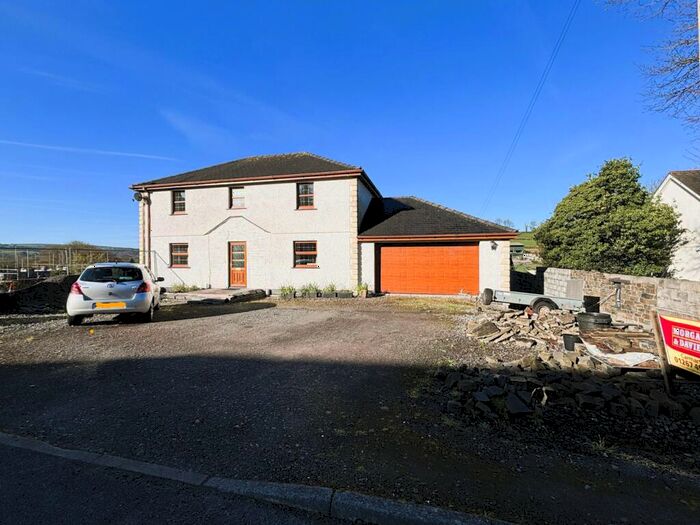 4 Bedroom Detached House For Sale In Drefach, Llanelli, SA14
