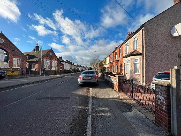 6 Bedroom Semi-Detached House To Rent In Camp Road, St.Albans, AL1