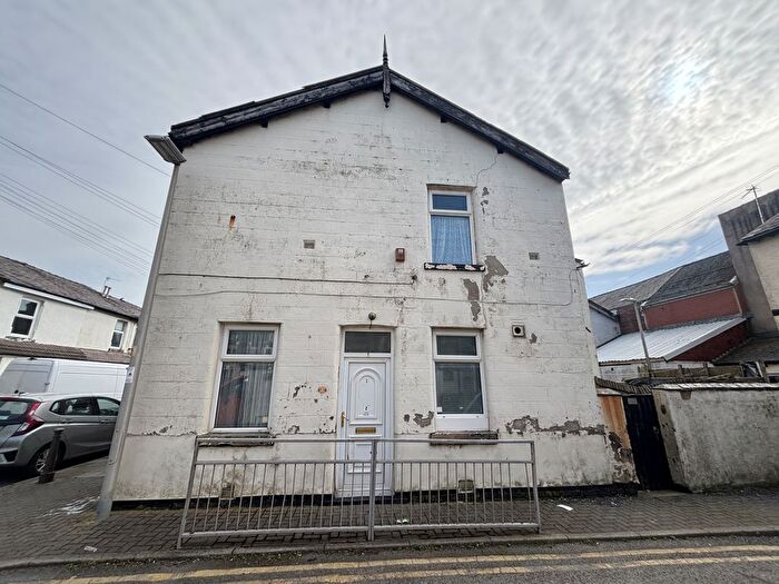 2 Bedroom End Terrace House For Sale In Amberbanks Grove, Blackpool, FY1