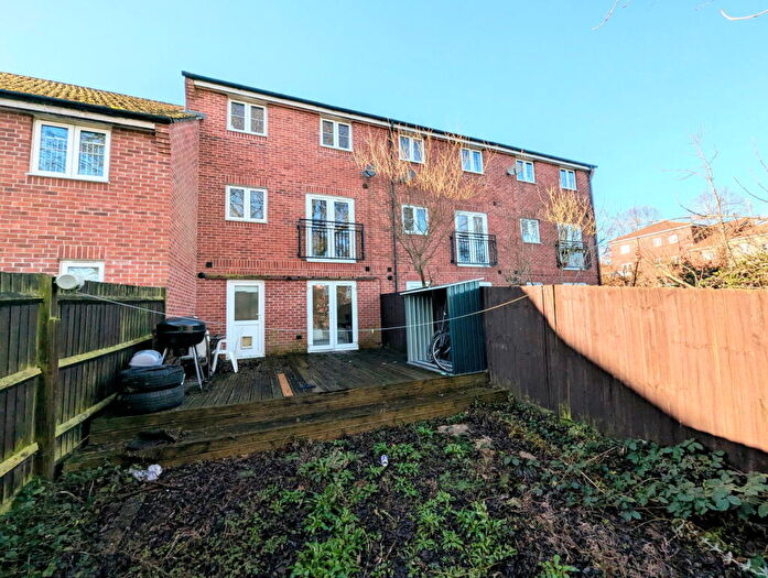 1 Bedroom Town House To Rent In Magpie Lane, Eastleigh, Hampshire, SO50