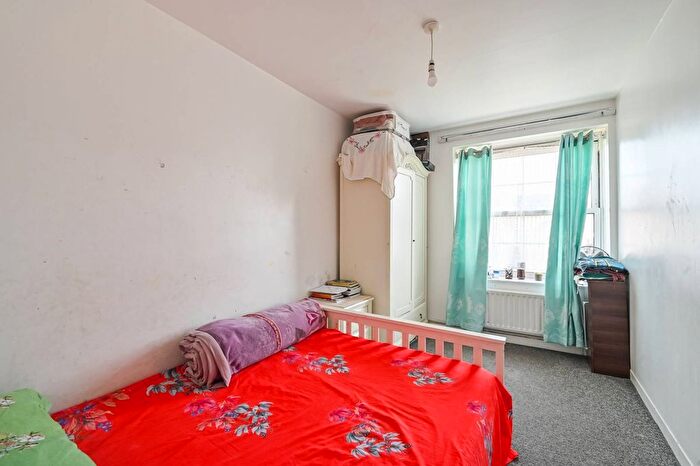 2 Bedroom Flat For Sale In Devons Road, Bow, London, E3