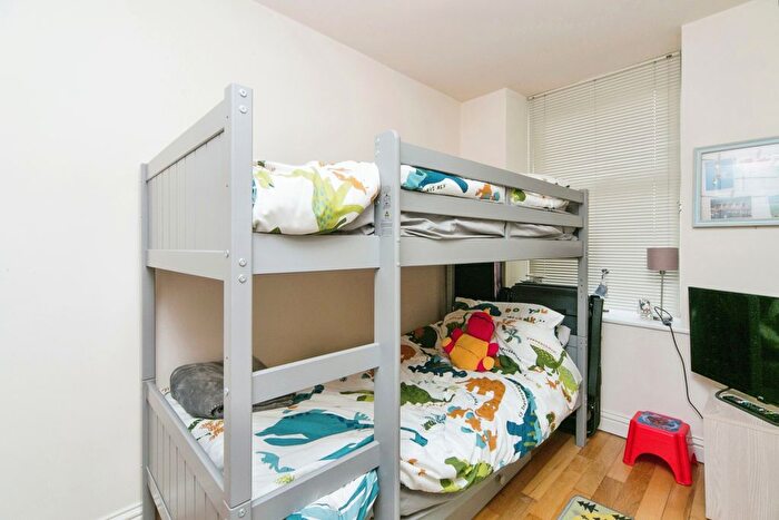2 Bedroom Flat For Sale In Sea Bank Road, Colwyn Bay, Conwy, LL28