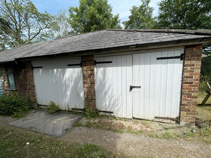 Garage / Parking To Rent In Lechmere Avenue, Chigwell, IG7
