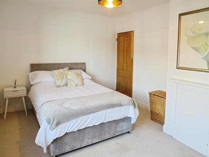 3 Bedroom Terraced House For Sale In Kingsland Road, Salisbury, SP2