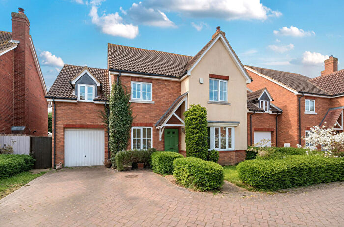 5 Bedroom Detached House For Sale In Trow Close, Cotton End, Bedford, MK45
