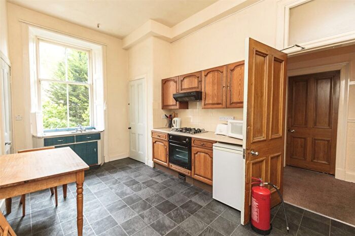 3 Bedroom Flat To Rent In Spottiswoode Road, Edinburgh, EH9