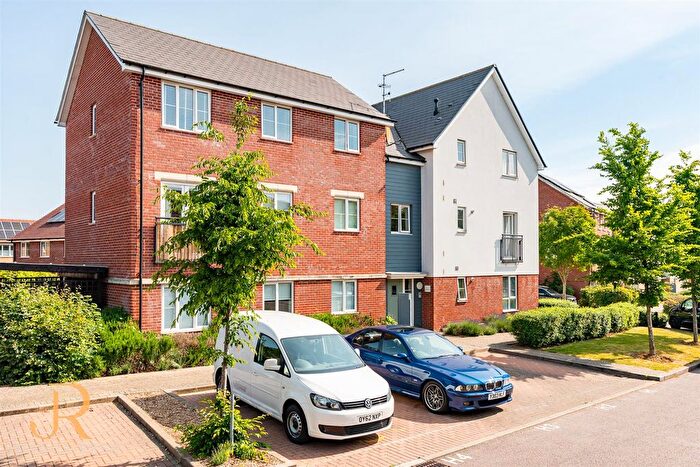 2 Bedroom Flat To Rent In Buckwells Field, Hertford, SG14