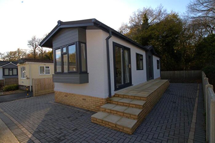 2 Bedroom Park Home For Sale In Arundel, BN18