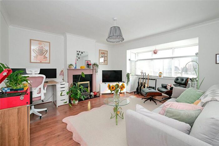 2 Bedroom Flat For Sale In Central Avenue, Baildon, Shipley, West Yorkshire, BD17