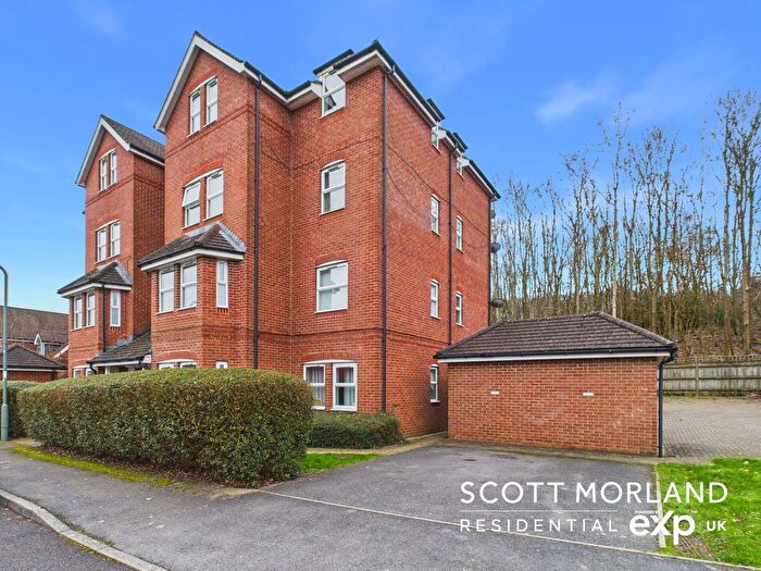 2 Bedroom Flat For Sale In Oceana Crescent, Beggarwood, Basingstoke, RG22