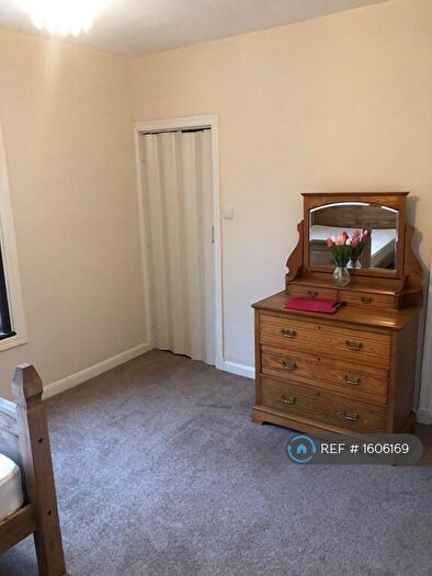 2 Bedroom Flat To Rent In Calder Street, Glasgow, G42