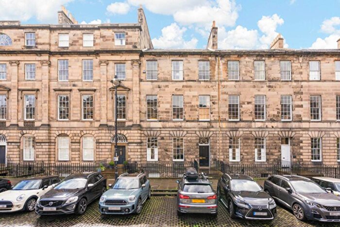 2 Bedroom Flat To Rent In Great King Street, Edinburgh, Midlothian, EH3