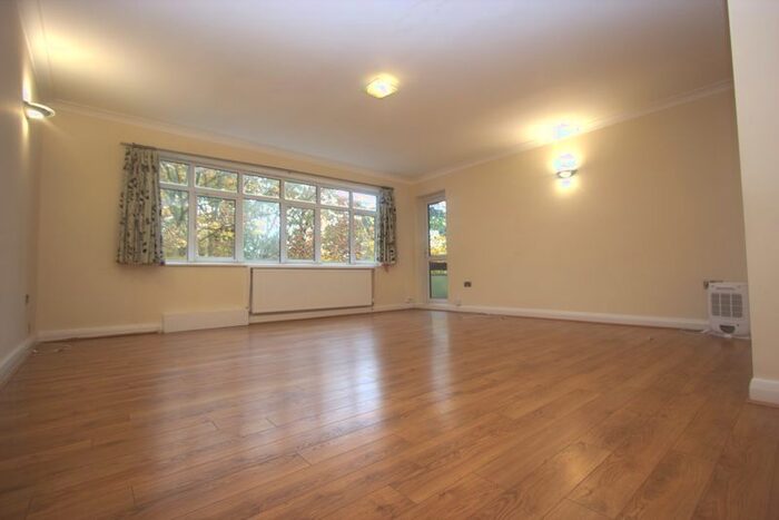 2 Bedroom Flat To Rent In Maplin Close, London, N21