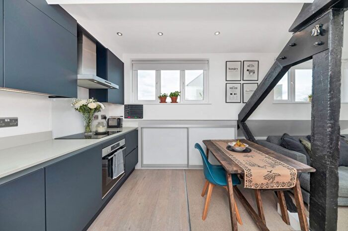 2 Bedroom Flat To Rent In Green Drift, Royston, SG8