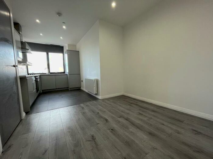 2 Bedroom Flat To Rent In Knights House, Parade, B72