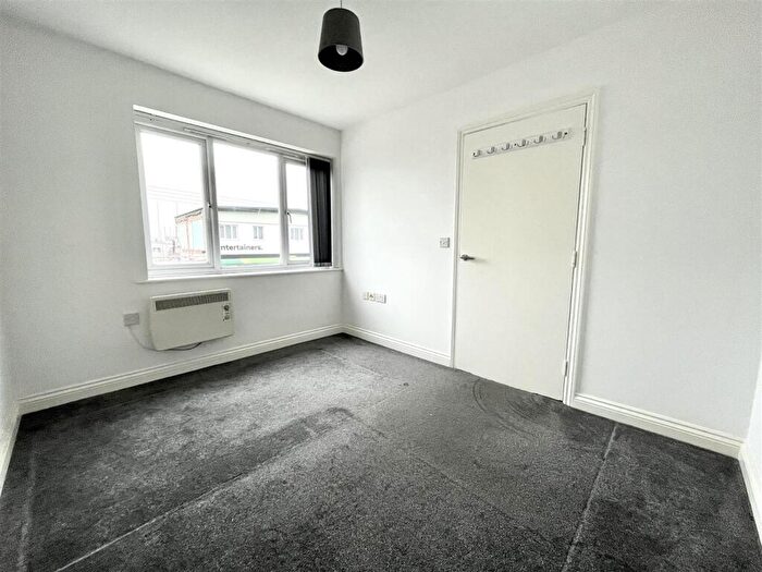 1 Bedroom Flat To Rent In High Street, Canvey Island, SS8
