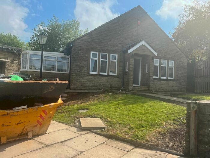 3 Bedroom Bungalow To Rent In Blakehill Avenue, Bradford, West Yorkshire, BD2