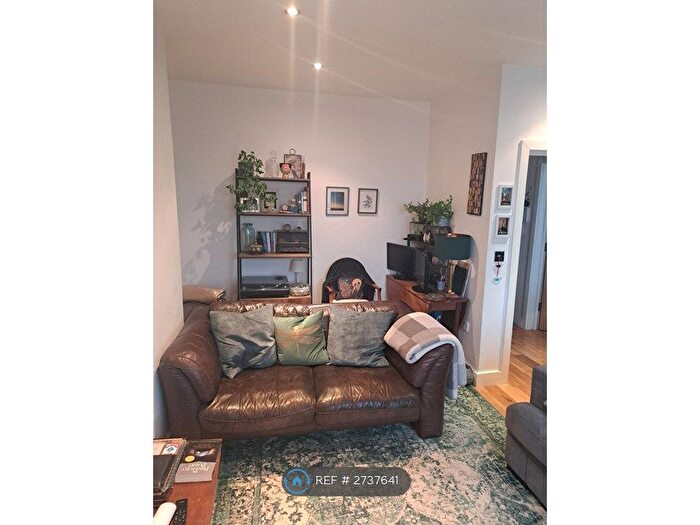 2 Bedroom Flat To Rent In Sackville Road, Hove, BN3