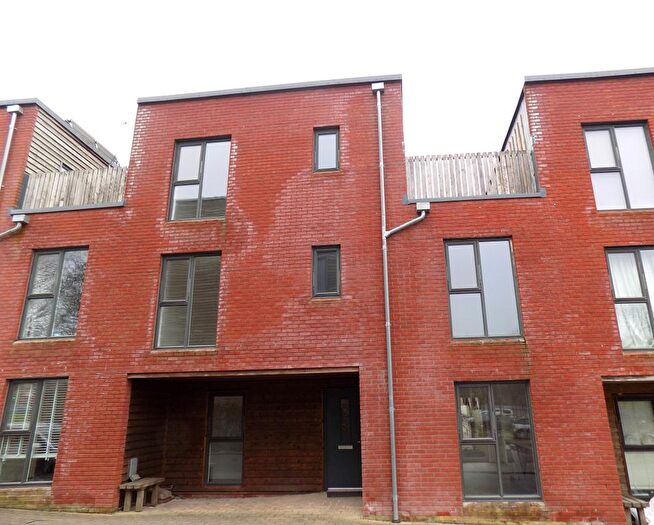 4 Bedroom Town House To Rent In Bullmead Parade, Street, BA16