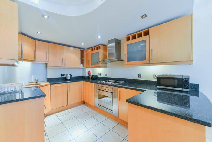 1 Bedroom Flat To Rent In Millharbour, London, E14
