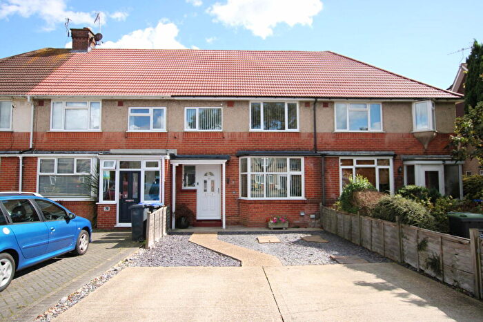 3 Bedroom Terraced House For Sale In Goldsmith Road, Worthing, BN14