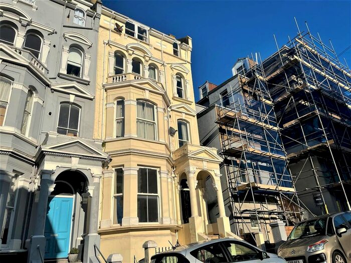 2 Bedroom Flat To Rent In Warrior Gardens, St. Leonards-On-Sea, TN37