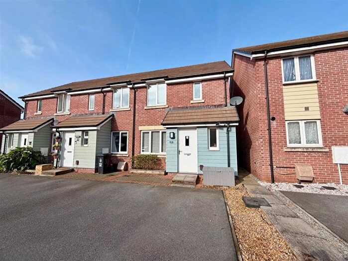 3 Bedroom End Of Terrace House For Sale In Mosquito End, Haywood Village - Onward Secured!, BS24