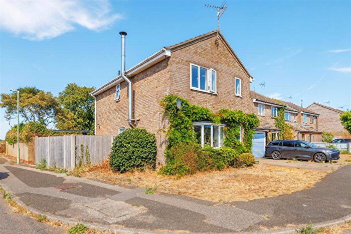 4 Bedroom Detached House For Sale In Kingfisher Crescent, Reydon, Southwold, IP18