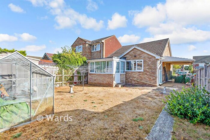 2 Bedroom Semi-Detached Bungalow For Sale In Eynsford Road, Maidstone, Allington, Kent, ME16