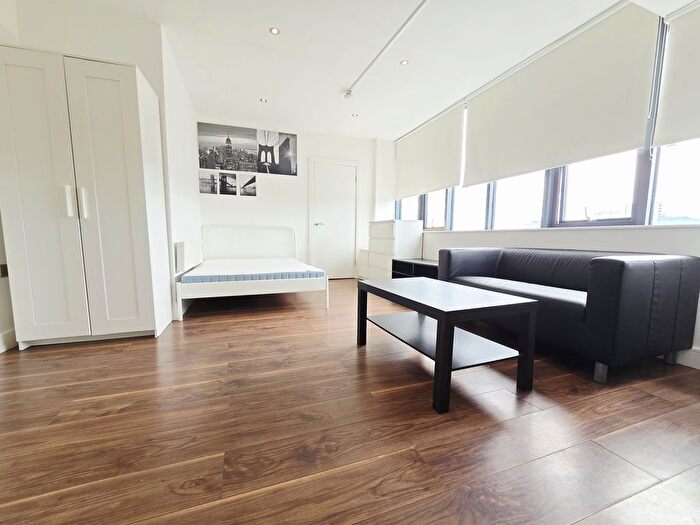 Studio To Rent In Elmgrove Road, Harrow, HA1