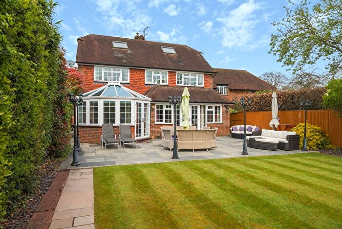 4 Bedroom Detached House For Sale In Rowly Drive, Cranleigh, GU6