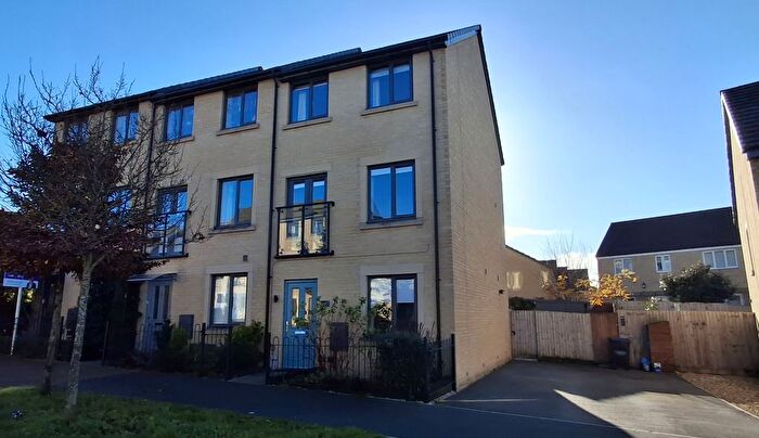 3 Bedroom Town House To Rent In Blackberry Road, Frome, BA11
