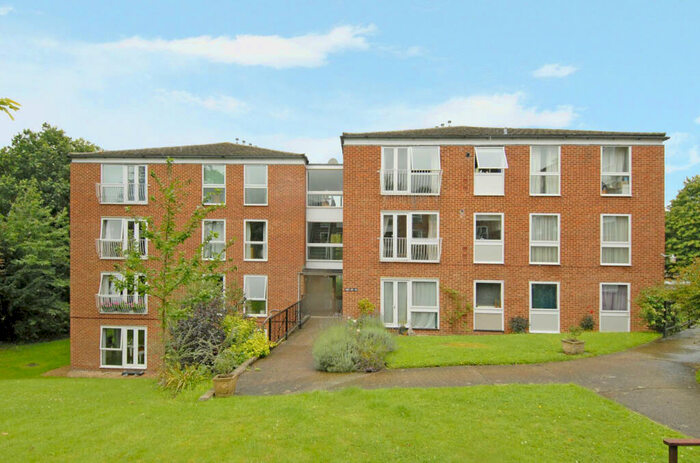 2 Bedroom Apartment To Rent In Cheney Lane, Headington, OX3