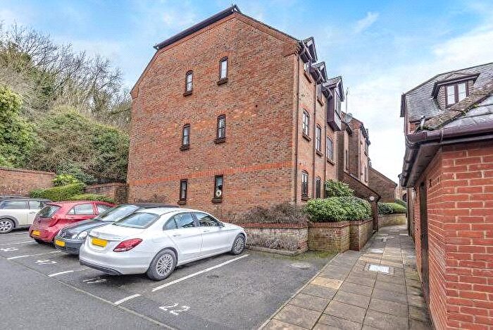 1 Bedroom Flat To Rent In Kingsmead Road, High Wycombe, Buckinghamshire, HP11