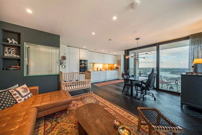 2 Bedroom Flat For Sale In Tidemill Square, Greenwich, SE10