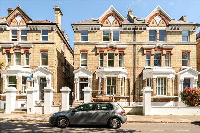 2 Bedroom Flat For Sale In St. Andrews Square, Surbiton, KT6