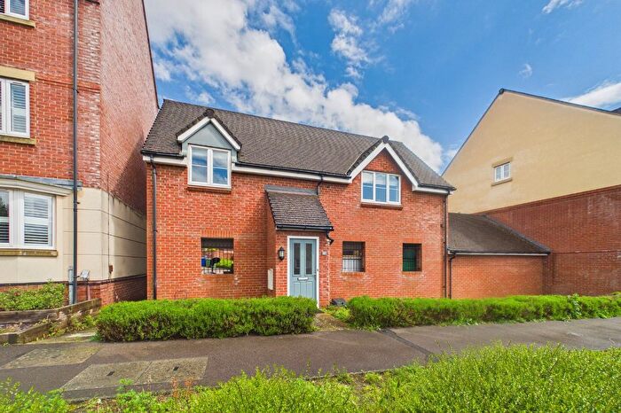 1 Bedroom Maisonette For Sale In Eagle Way, Bracknell, Berkshire, RG12