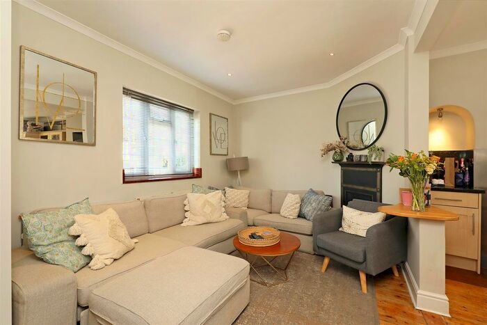 3 Bedroom Terraced House To Rent In Buckhold Road, London, SW18