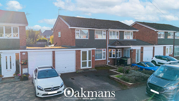 3 Bedroom Semi Detached House For Sale In Grayshott Close, Bromsgrove, B61