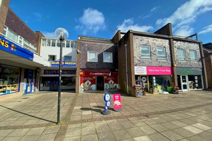 2 Bedroom Flat To Rent In Jengers Mead, Billingshurst, RH14