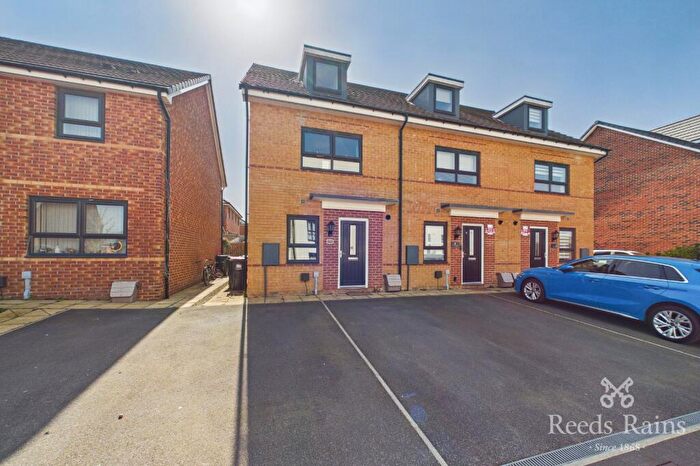 4 Bedroom End Of Terrace House For Sale In Askham Way, Waverley, Rotherham, South Yorkshire, S60