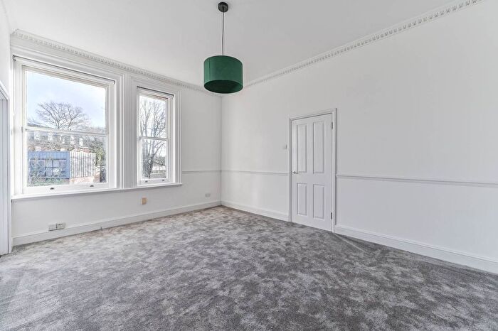 1 Bedroom Flat To Rent In Beulah Hill, Crystal Palace, London, SE19