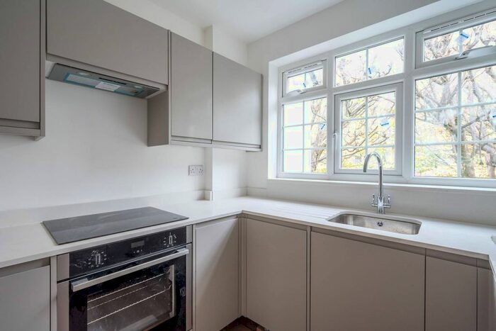 1 Bedroom Flat To Rent In Raymond Road, Wimbledon Village, London, SW19